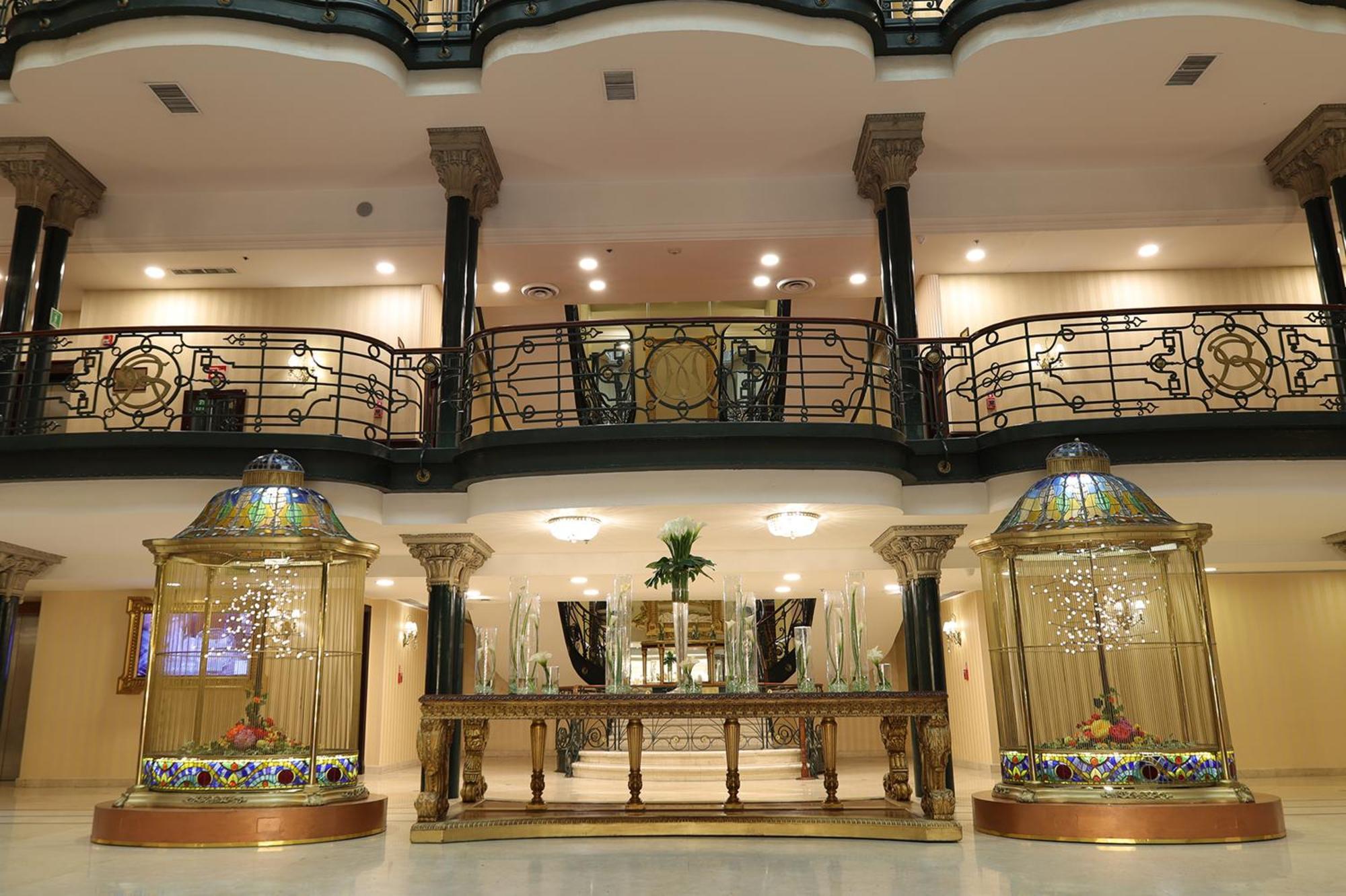 Gran Hotel Ciudad De Mexico Zocalo View מראה חיצוני תמונה The lobby of the hotel