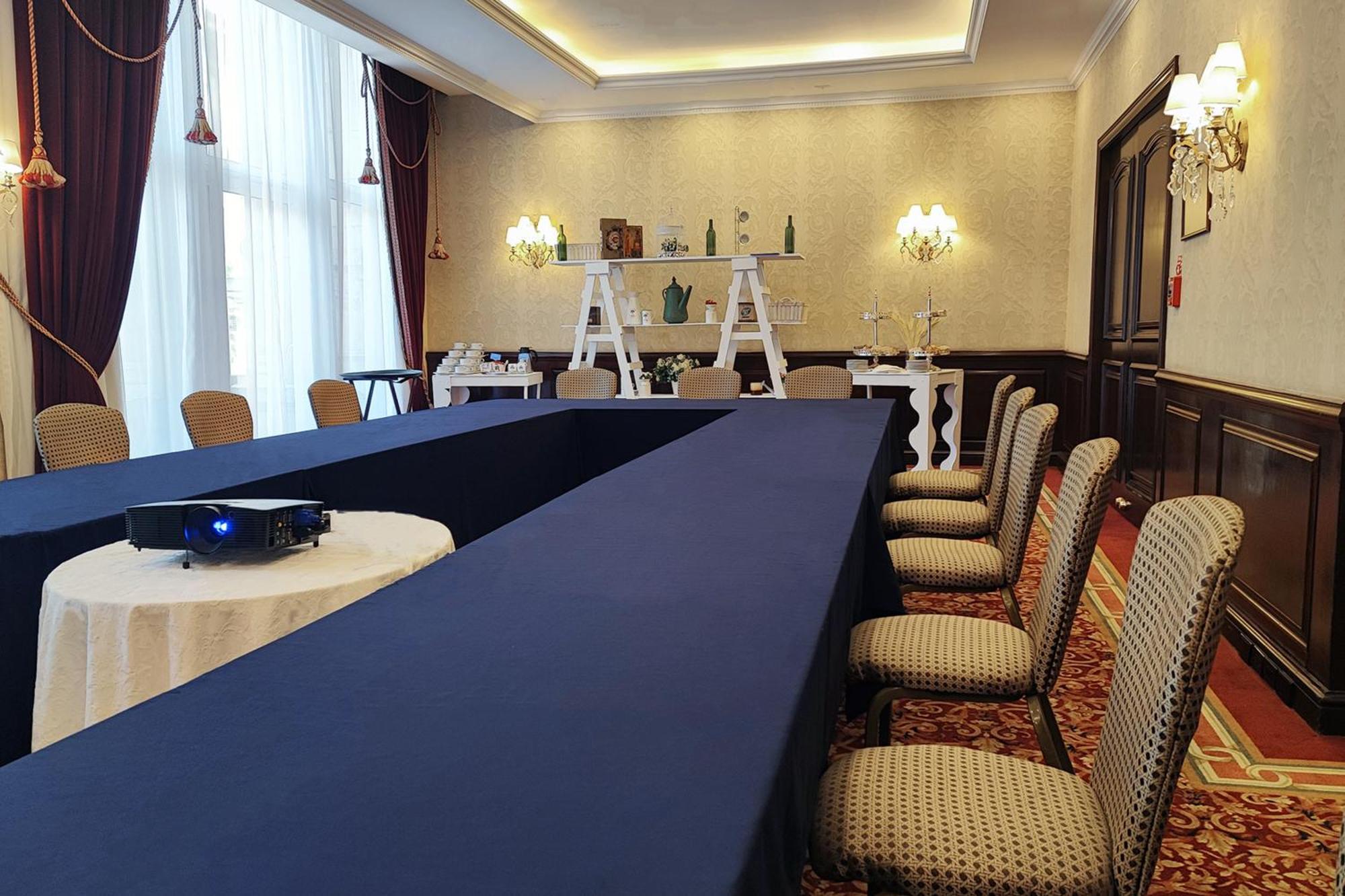 Gran Hotel Ciudad De Mexico Zocalo View מראה חיצוני תמונה A meeting room at the hotel